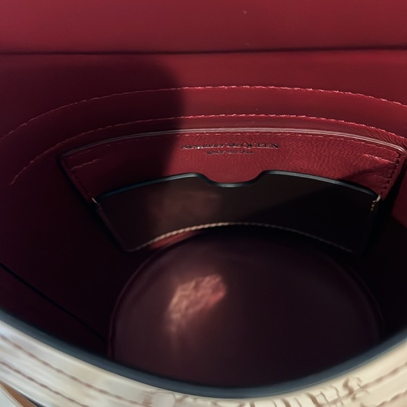 Alexander McQueen crossbody/shoulder bag in rose gold - Picture 5 of 11